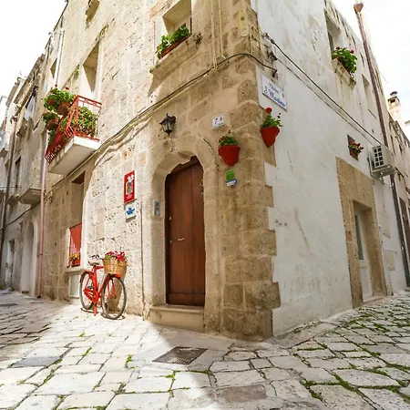 Borgo San Martino 3*